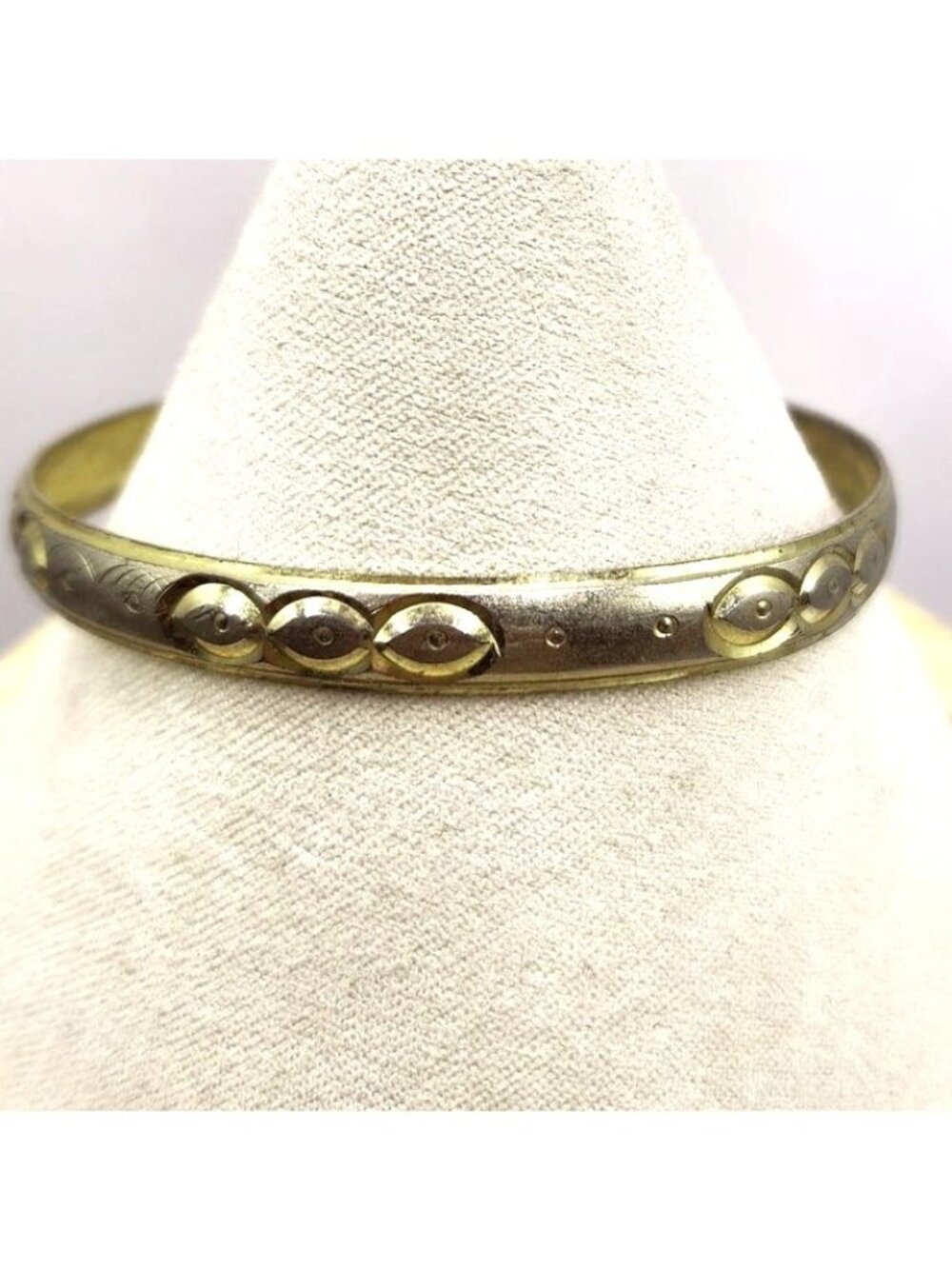 Vintage Gold Tone Etched Oval Design Bangle Bracelet